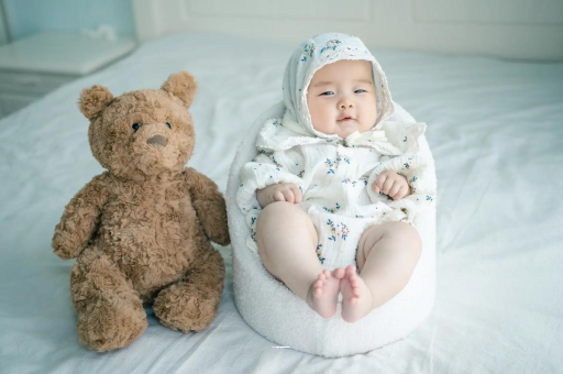滨州宝宝吃不饱母乳的症状
